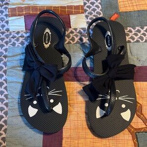 Charming Black Cat Sandals Size W6 NWT